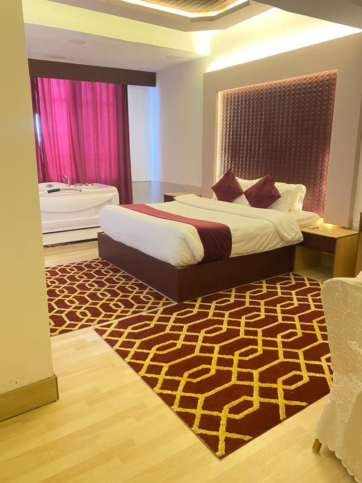 Al Hussam Hotel Apartments Rusayl Exteriér fotografie