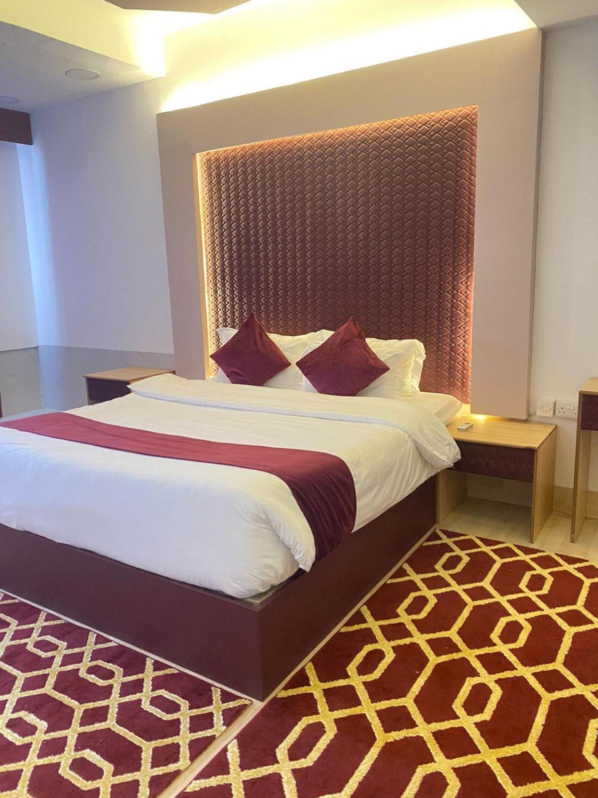 Al Hussam Hotel Apartments Rusayl Exteriér fotografie